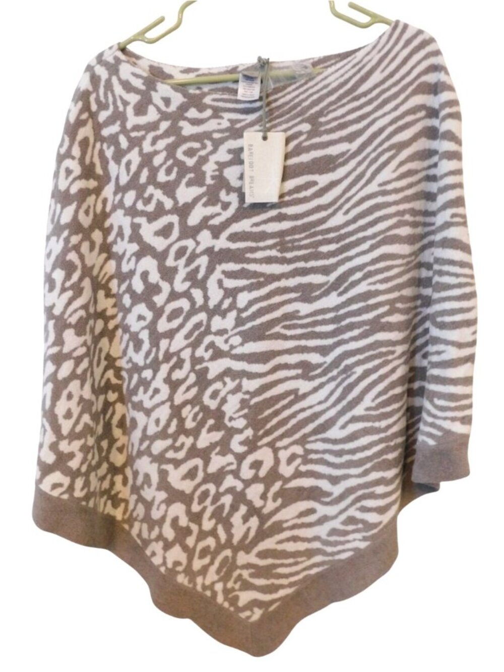 NWT Barefoot Dreams CozyChic Ultra Ocean Breeze Poncho Dove Grey One Size Plus